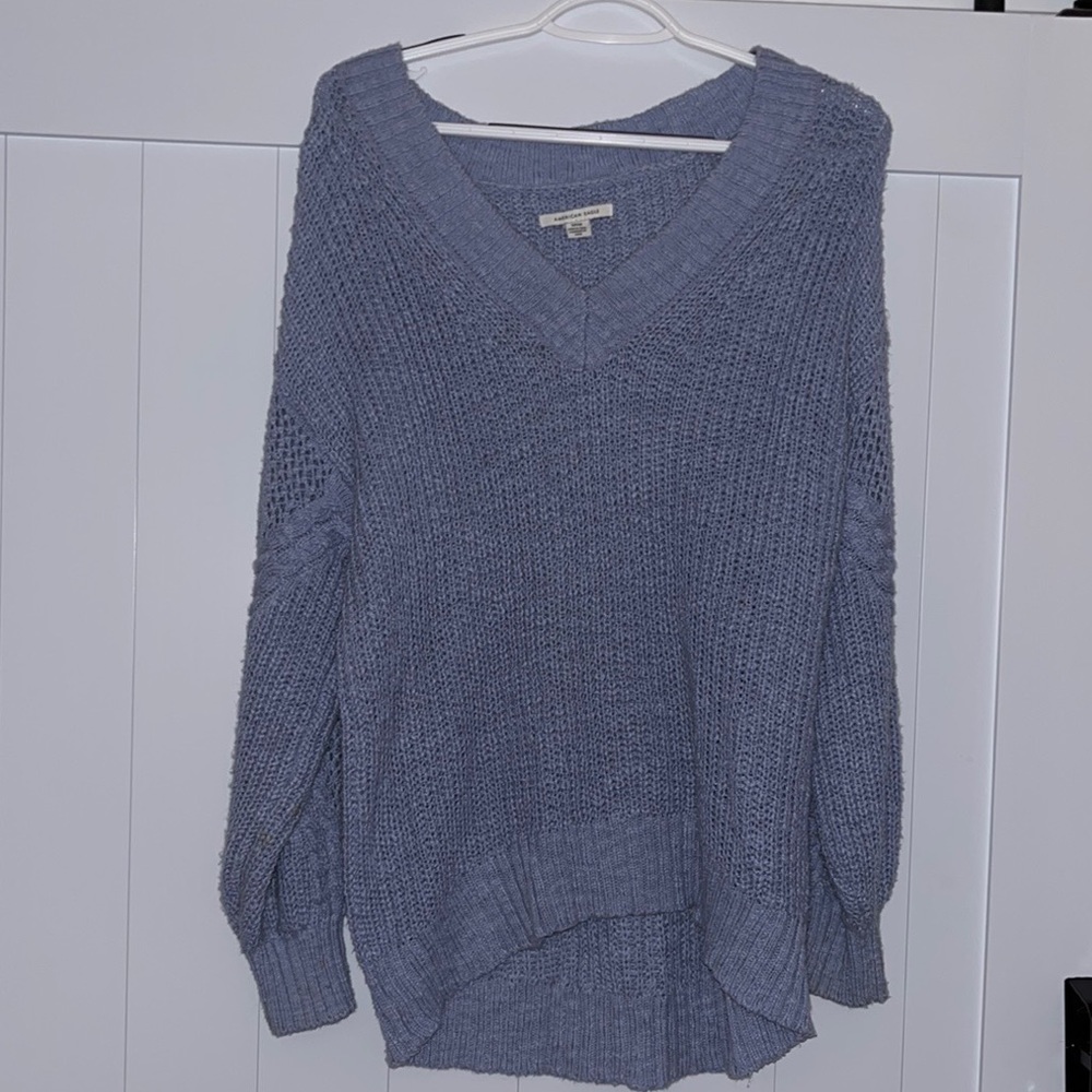Cute blue v-neck sweater from American Eagle, size small